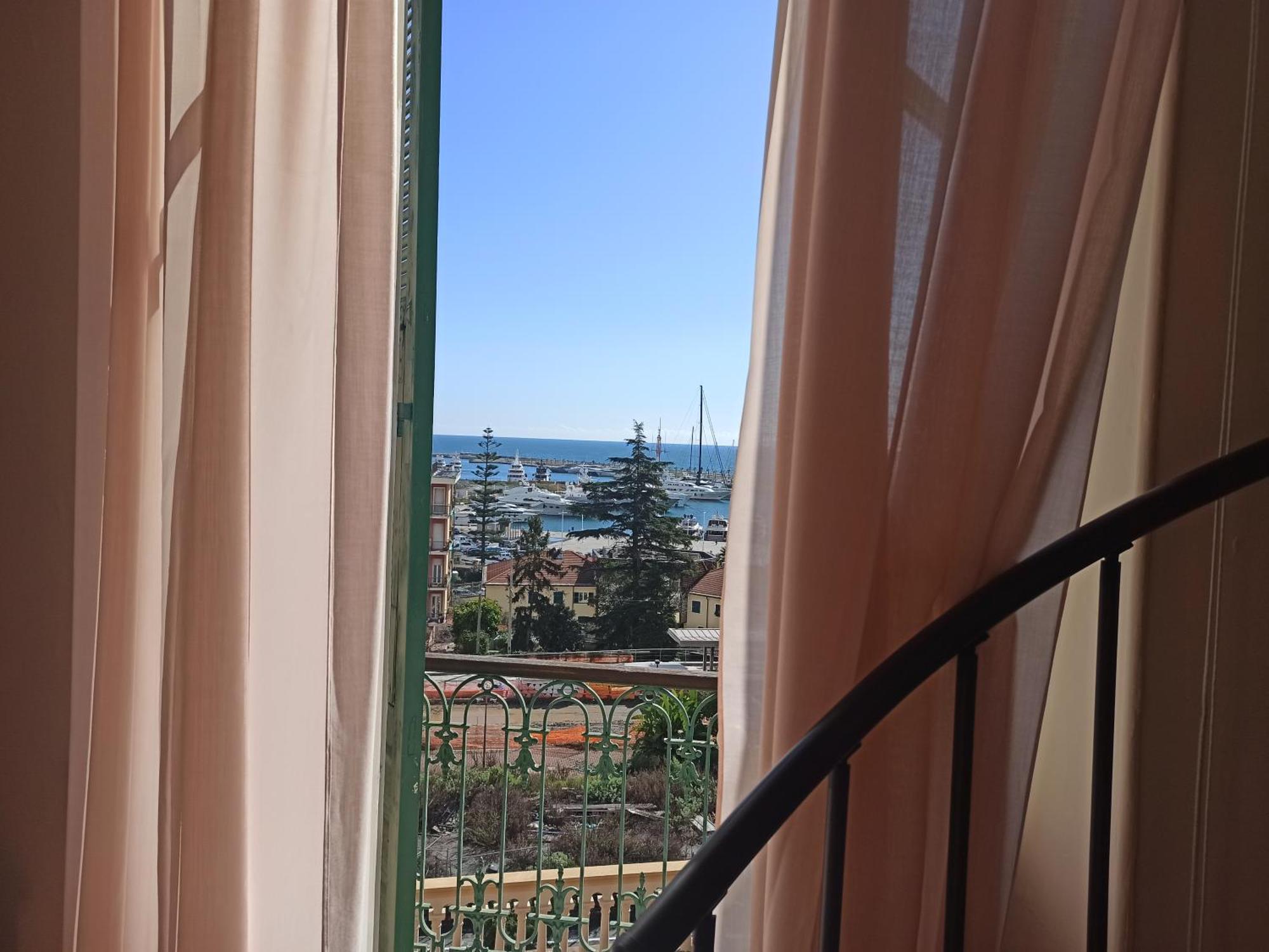 Hotel Miramare Imperia Pokoj fotografie
