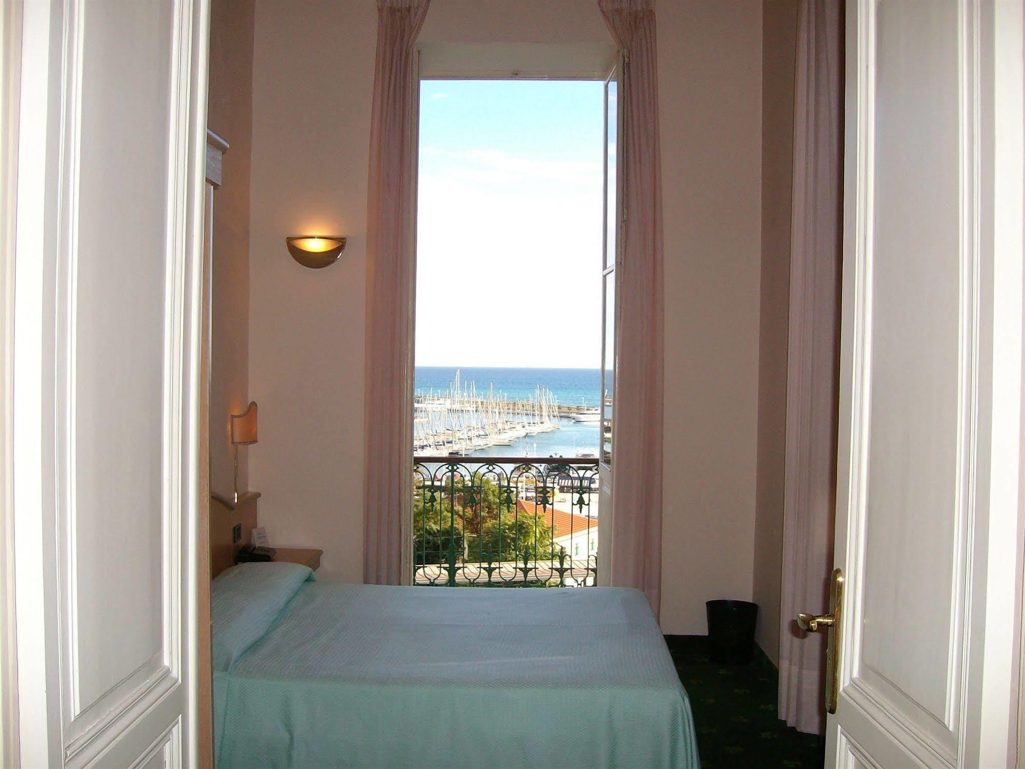 Hotel Miramare Imperia Exteriér fotografie